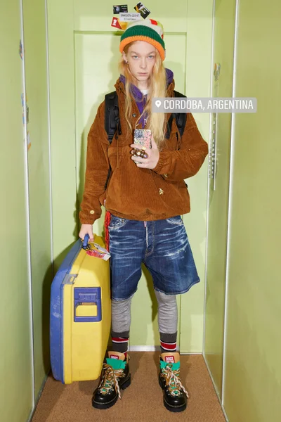 Look 13